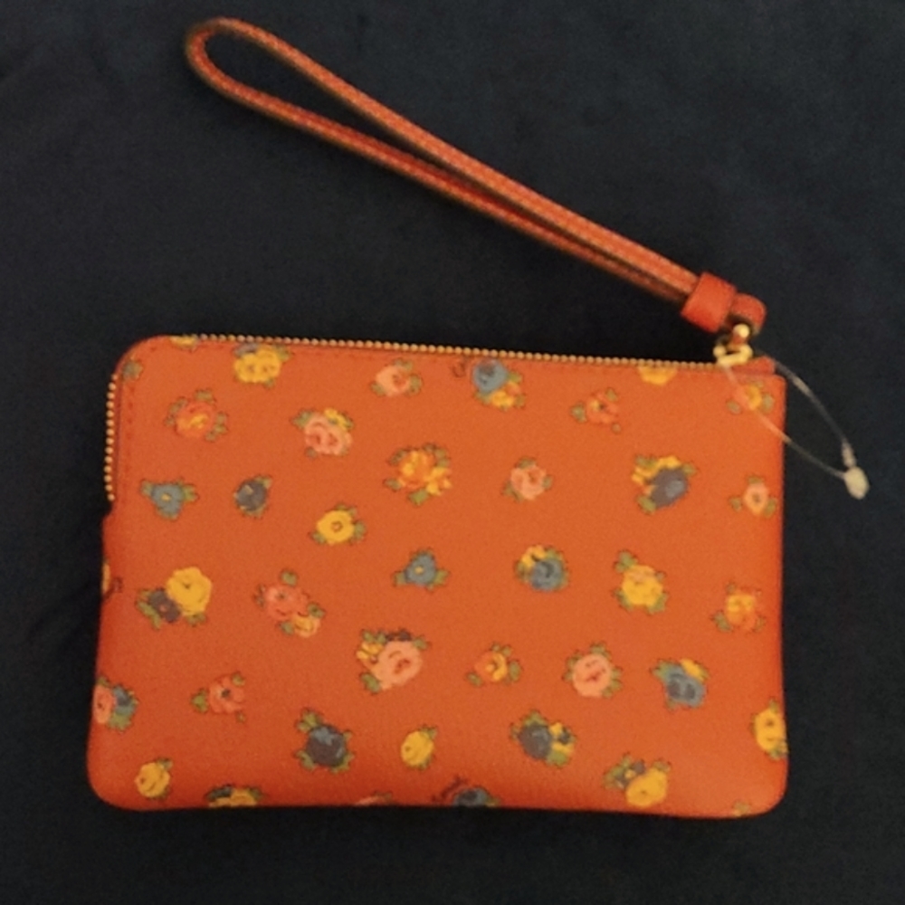 ❤️👑 NWT Coach Small Floral Wristlet - Picture 3 of 6